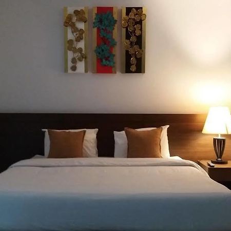 กรีน เฮาส์ ภูเก็ต Apartment Pa Khlok ภายนอก รูปภาพ